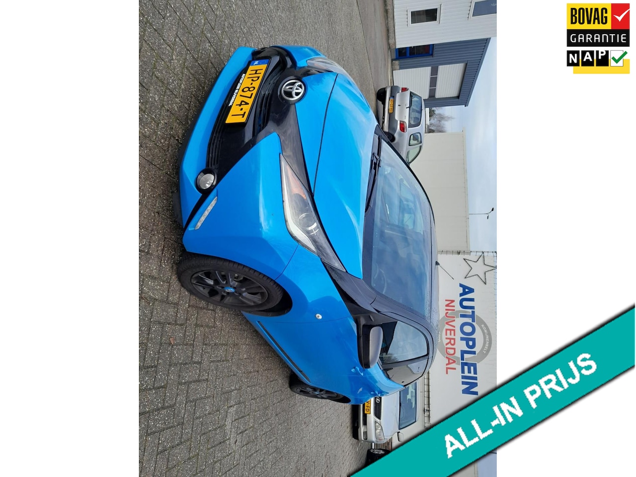 Toyota Aygo - 1.0 VVT-i x-cite super nette aygo x-cite met zeer weinig km-ers two-tone zwart dak! - AutoWereld.nl