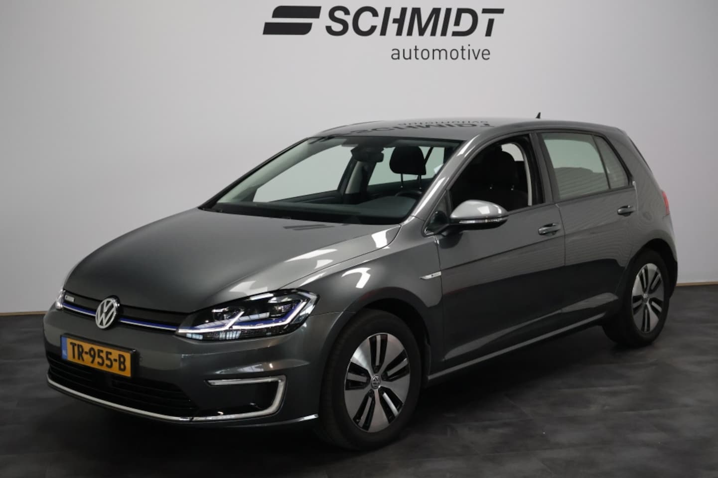 Volkswagen e-Golf - e-Golf 136pk 36kwh | Warmtepomp | DynAudio | Camera | ACC | LED - AutoWereld.nl