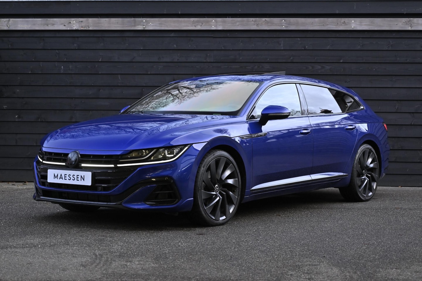 Volkswagen Arteon Shooting Brake - 2.0 TSI R-Line Business+ /PANO/ACC/IQ Light - AutoWereld.nl