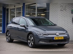 Volkswagen Golf - 1.5 eTSI Style Trekhaak ErgoActive Carplay Navigatie