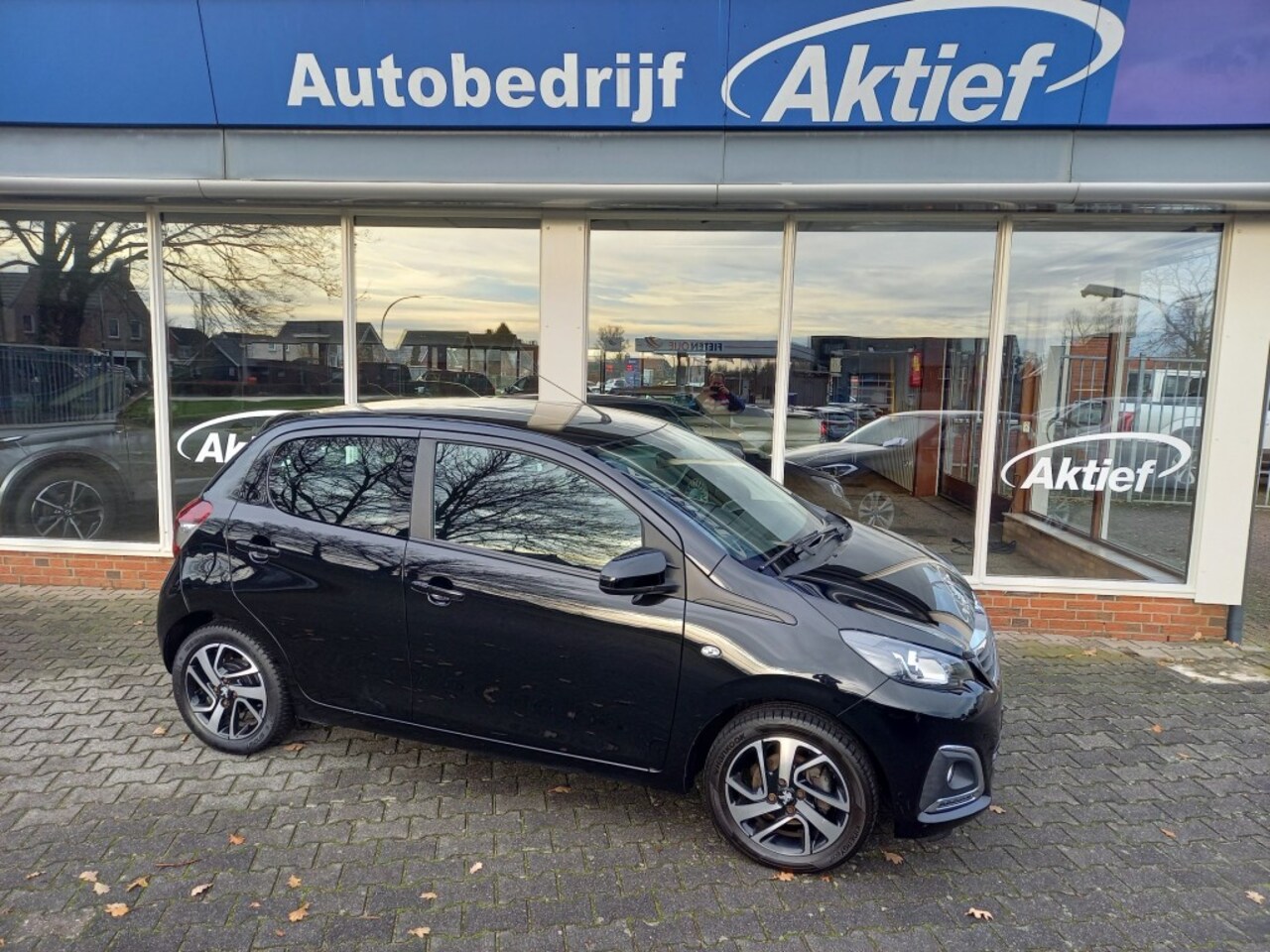 Peugeot 108 - 1.0 Executive Navi/Camera - AutoWereld.nl