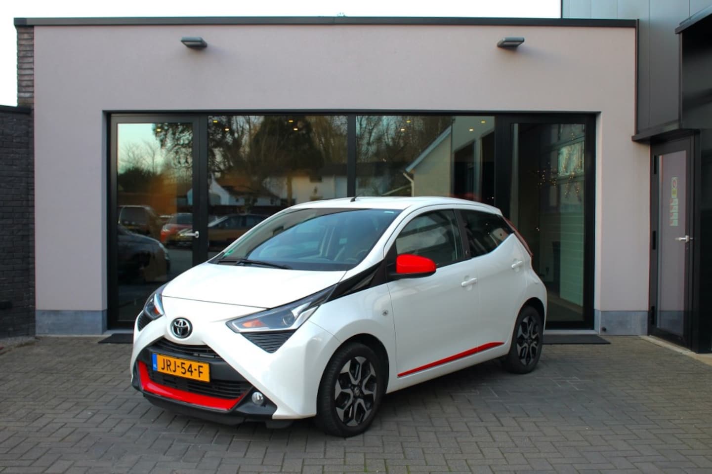 Toyota Aygo - 1.0 VVT-i x-play 1.0 VVT-I X-PLAY, Binnenkort verwacht!! - AutoWereld.nl