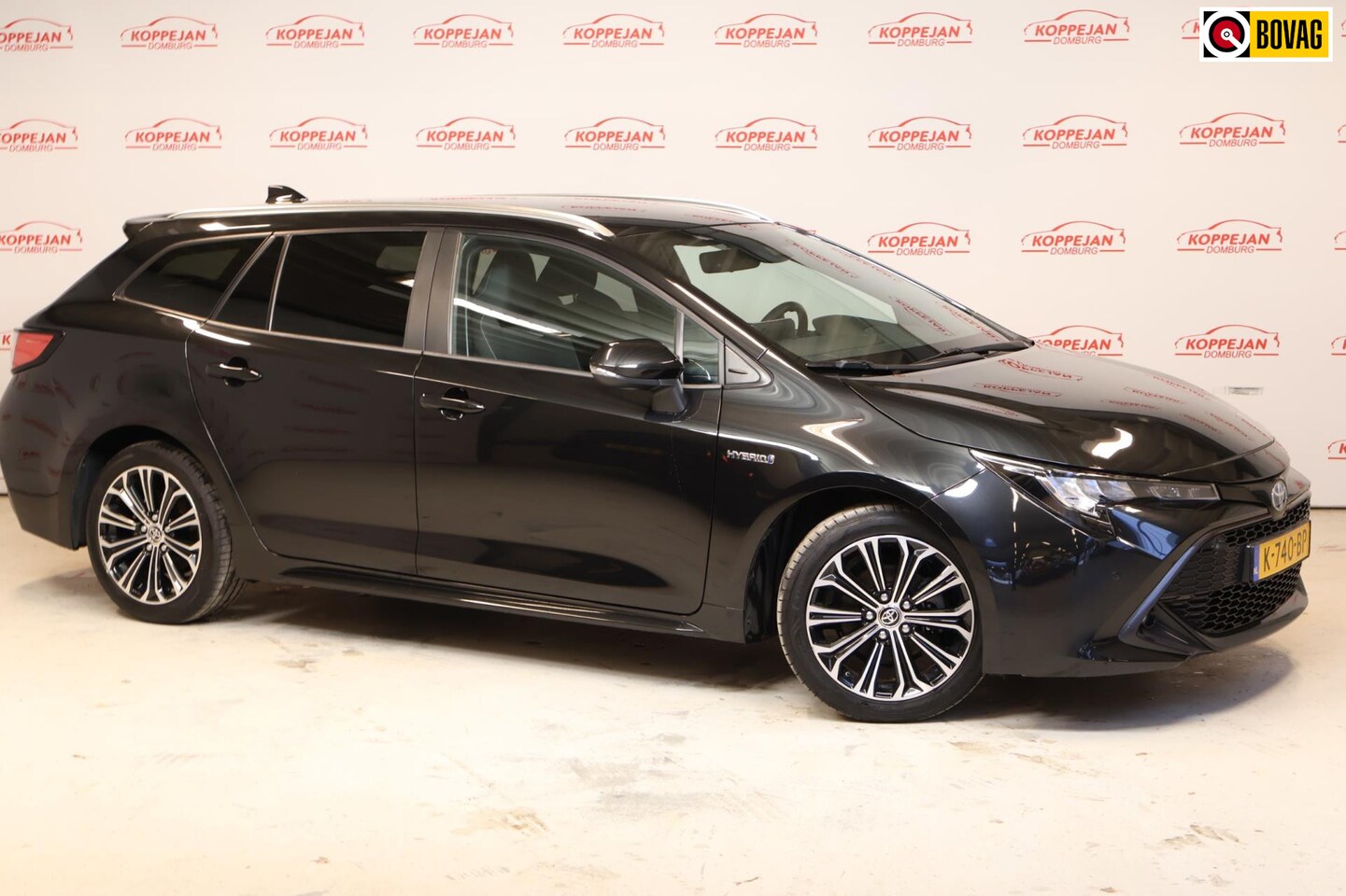 Toyota Corolla Touring Sports - 1.8 Hybrid Business Plus NL auto, Adaptive cruise, Trekhaak, - AutoWereld.nl