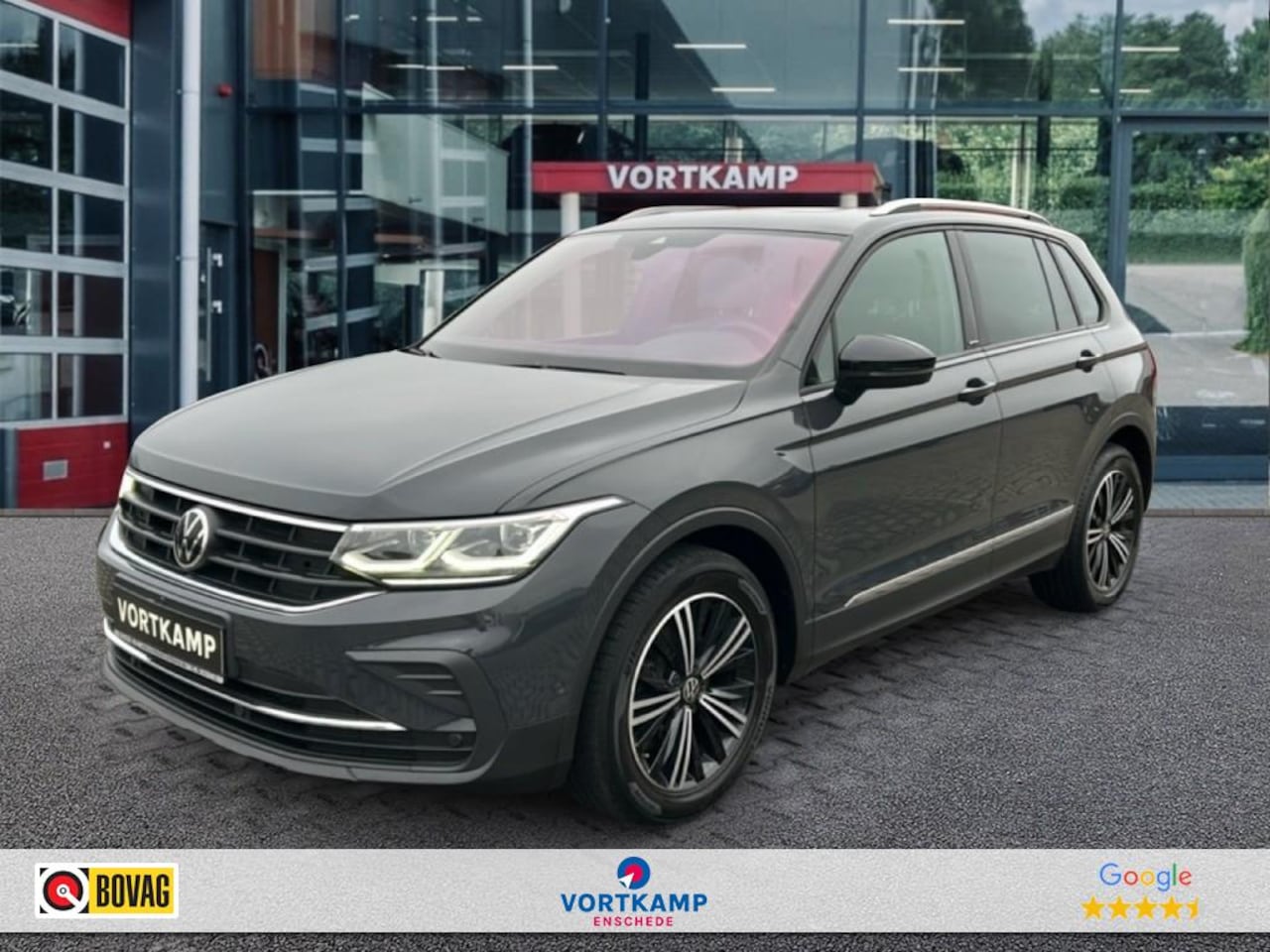 Volkswagen Tiguan - 2.0 TDI DSG LIFE PANO.DAK/360CAMERA/TREKHAAK/ACC/NAVI/CARPLAY/STOEL+STUURVERW./ELEK.ACHTER - AutoWereld.nl