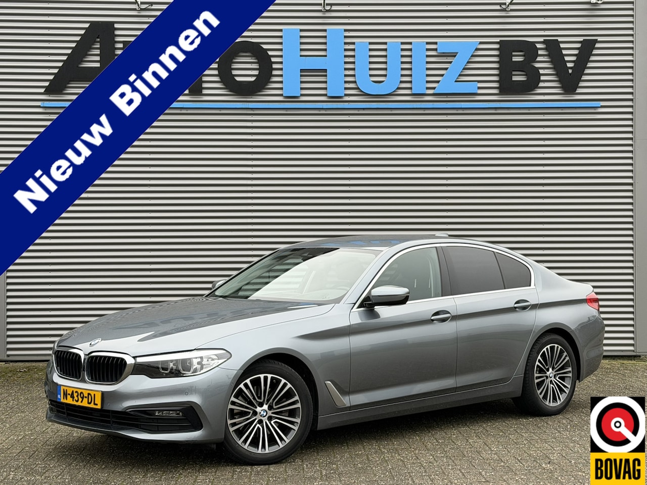 BMW 5-serie - 520i Sport Line Executive Leer Head-Up Display Achteruitrijcamera Stoelverwarming Trekhaak - AutoWereld.nl