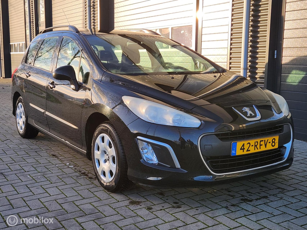 Peugeot 308 SW - 1.6 VTi Blue Lease | AIRCO | CRUISE | TREKHAAK - AutoWereld.nl