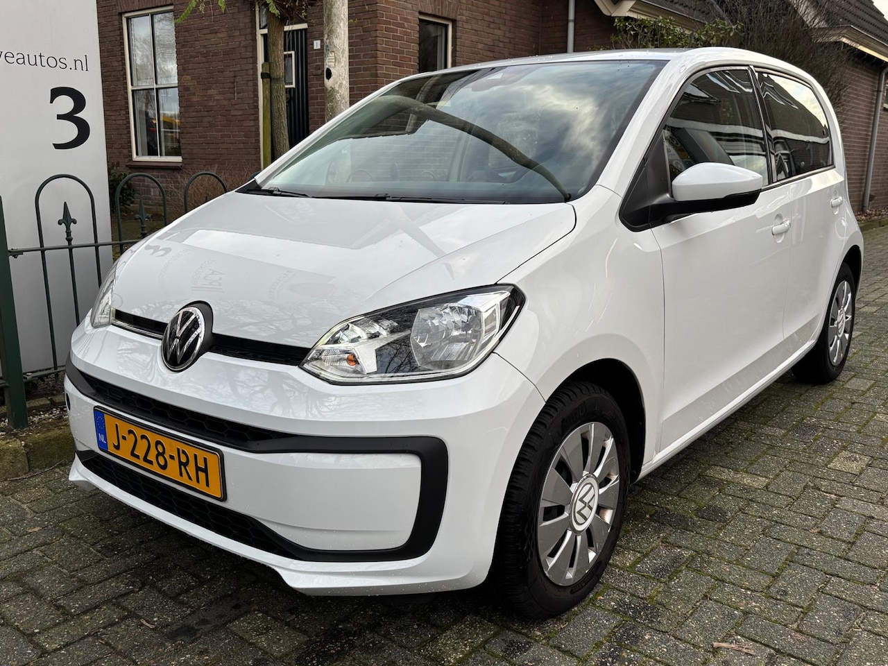 Volkswagen Up! - 1.0 BMT move up! 1.0 BMT move up! - AutoWereld.nl