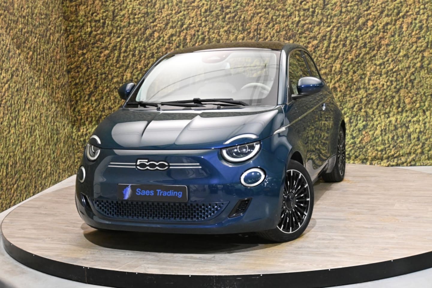 Fiat 500 - Passion 42 kWh | Pano | Camera | Leder | Carplay - AutoWereld.nl