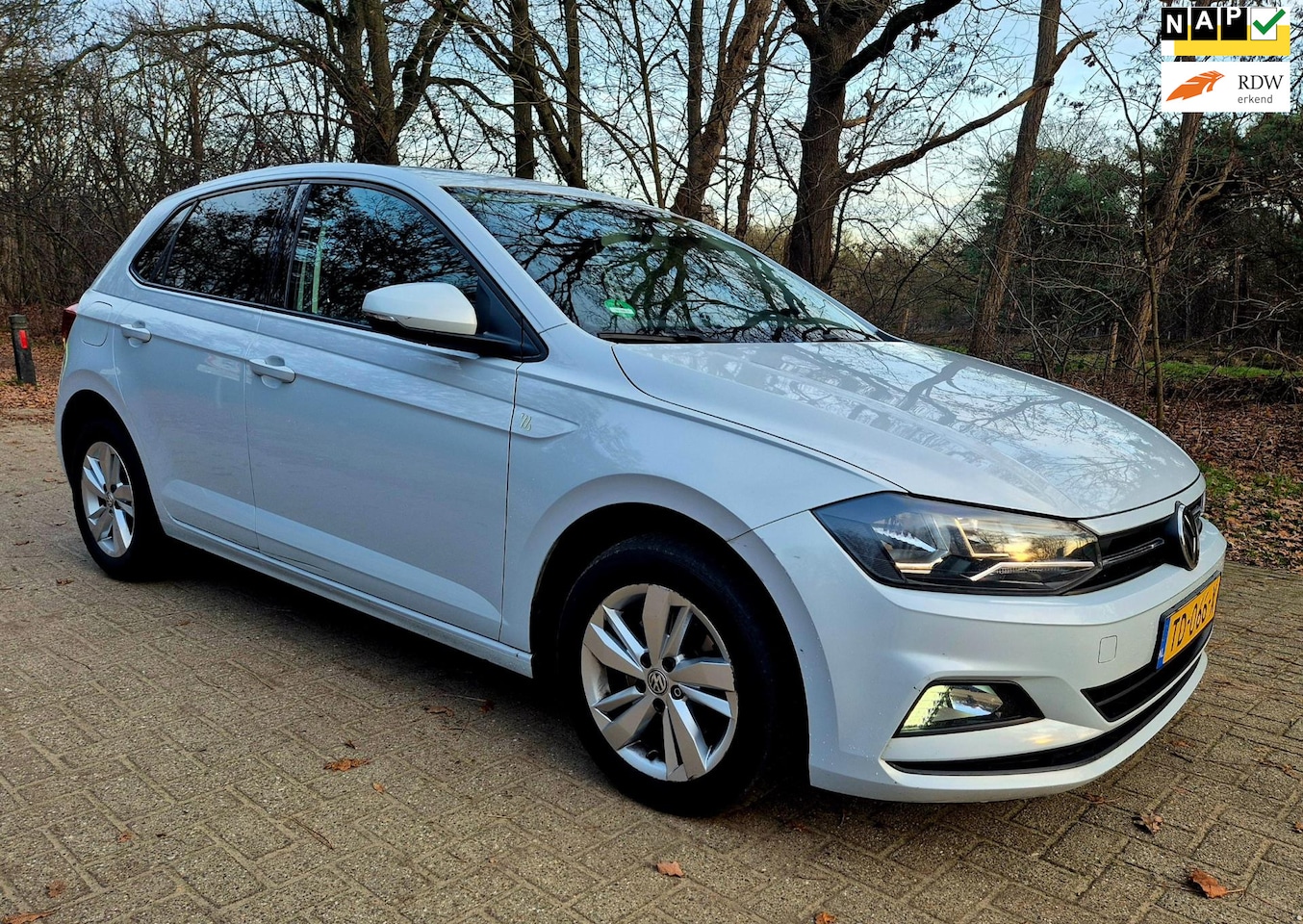 Volkswagen Polo - 1.6 TDI Comfortline . Navigatie . Multi stuur - AutoWereld.nl