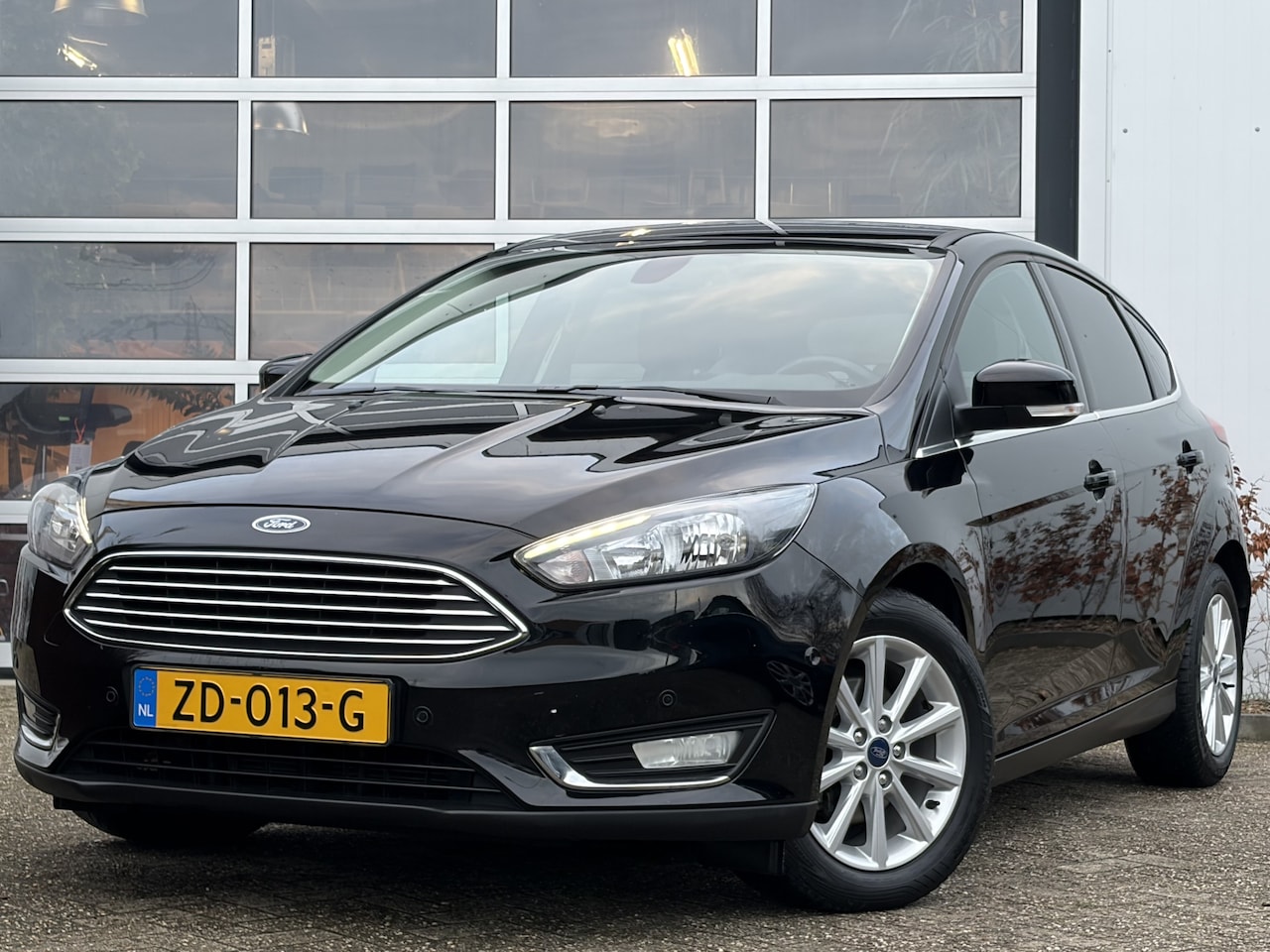 Ford Focus - 1.0 EcoBoost Titanium 125pk Automaat | Apple Carplay/Android Auto | Bluetooth | Cruise con - AutoWereld.nl