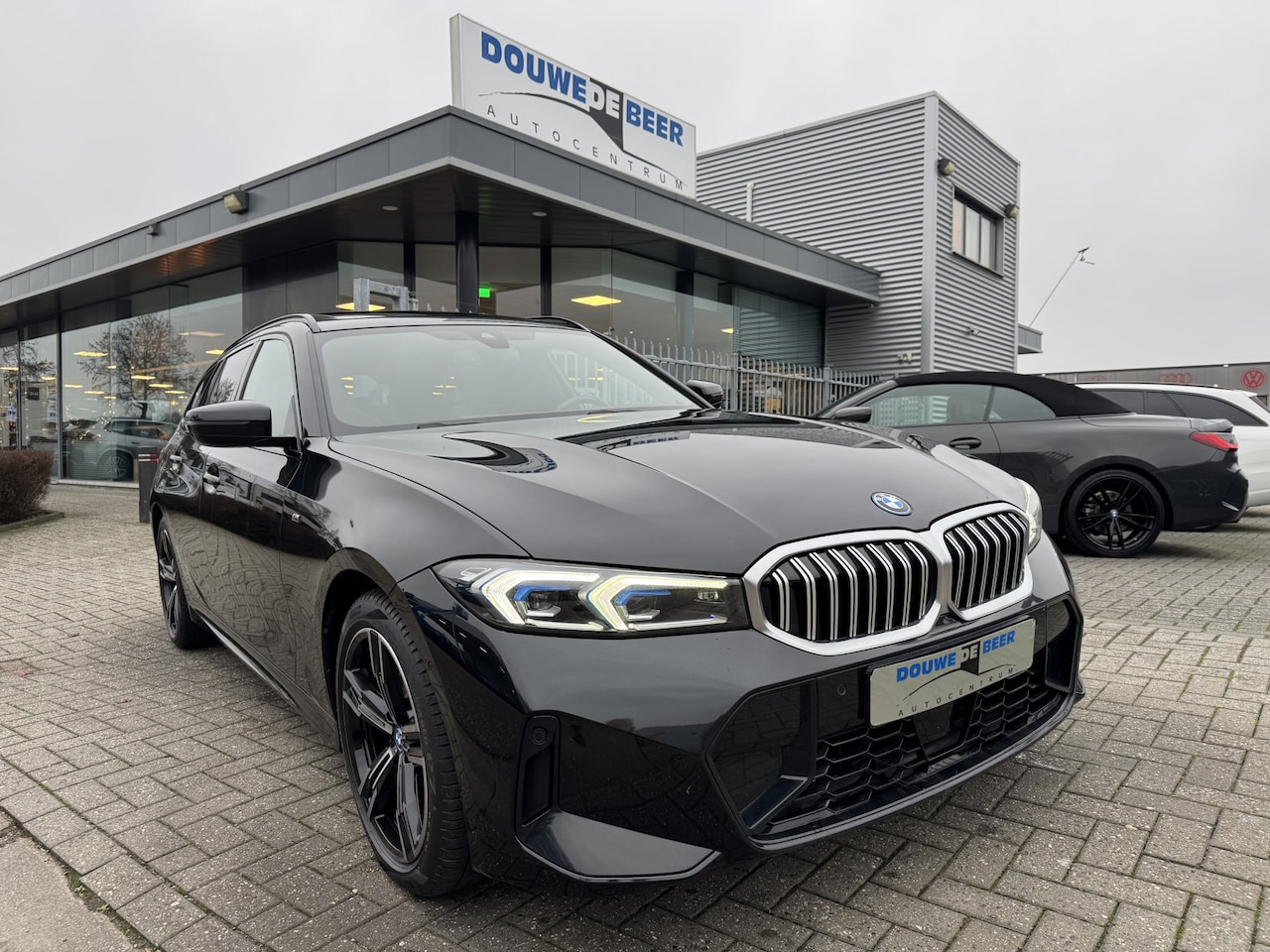 BMW 3-serie Touring - 330e xDrive M Sport Pano-Dak | M-Stoelen | Adapt. Cruise | Memory | Stoelverw. - AutoWereld.nl