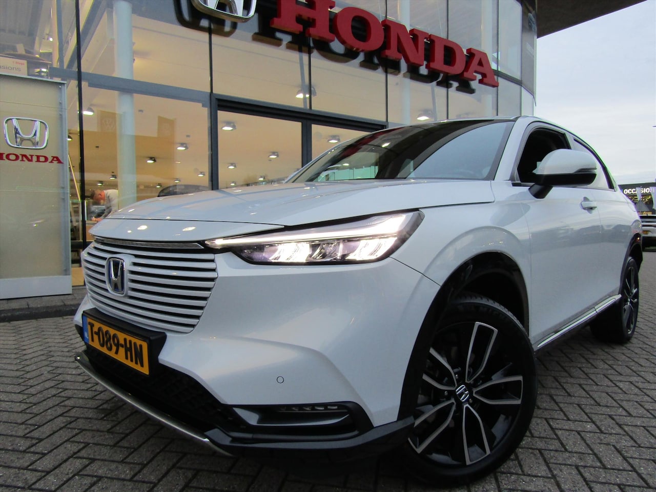 Honda HR-V - 1.5 i-MMD 131pk CVT Advance, Getint glas - AutoWereld.nl