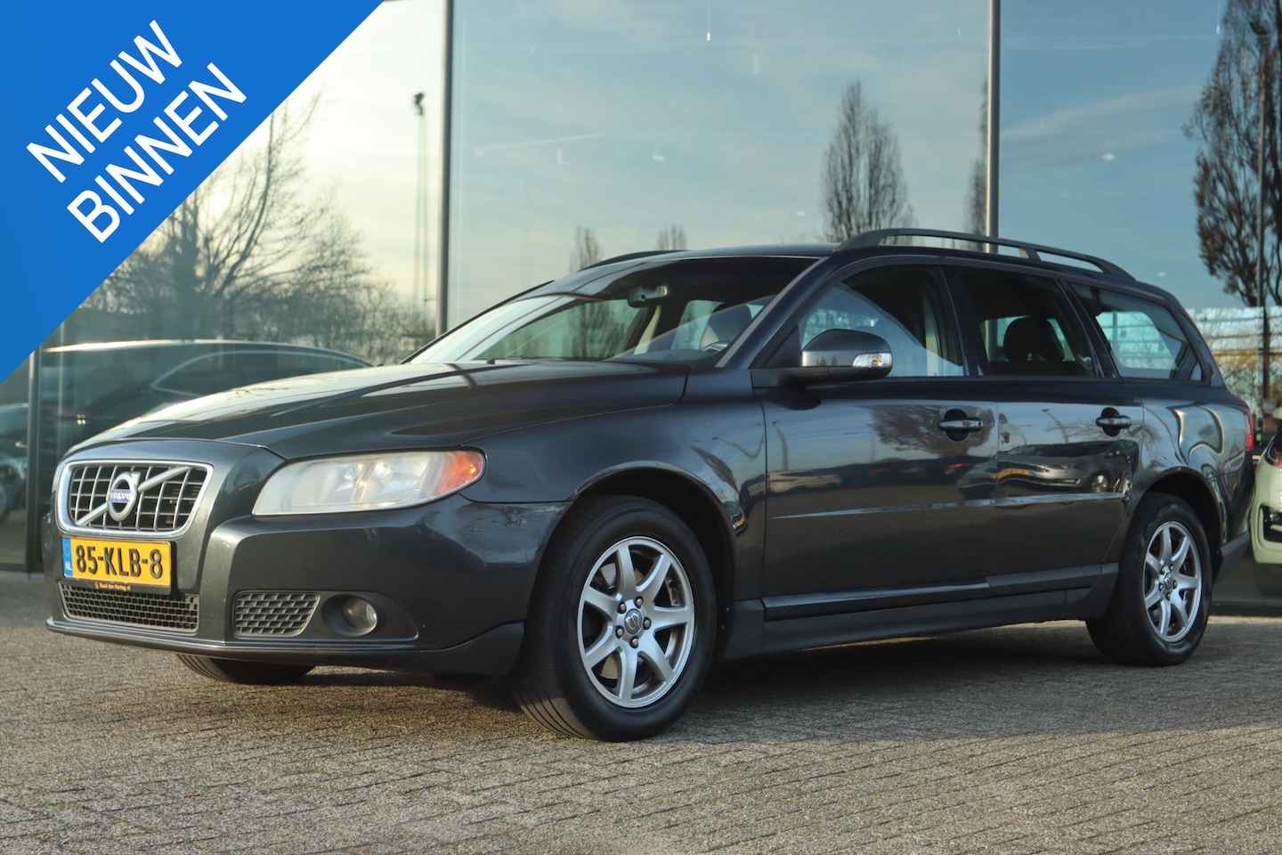 Volvo V70 - 2.0 LIMITED EDITON | LEDER | TREKHAAK | CRUISE | CLIMATE - AutoWereld.nl