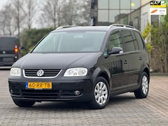 Volkswagen Touran - 2.0-16V FSI Highline | Automaat | Trekhaak | Android Car Play | Airco | Elektrische spiege