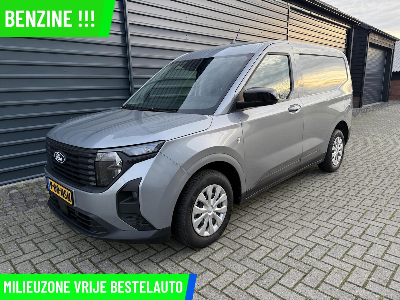 Ford Transit Courier - Benzine! Camera!Navi!Stuur/Stoelverwarming!1389km! - AutoWereld.nl