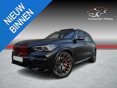 BMW X5 - xDrive45e Black Vermilion B&W /3 x TV / pano