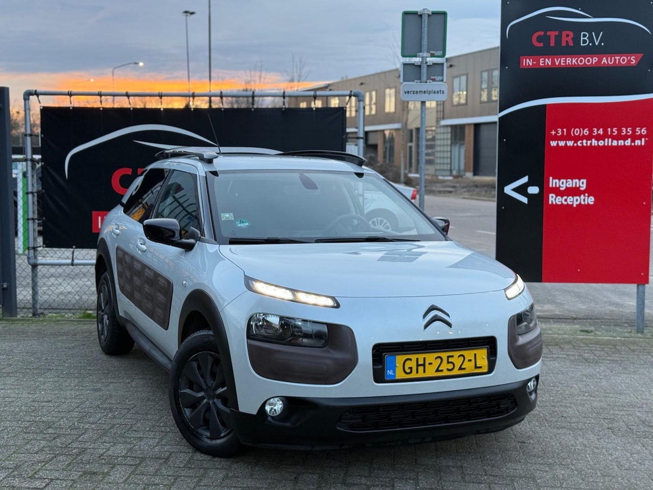 Citroën C4 Cactus - 1.6 BlueHDi Shine (bj 2015) PARELMOER|ECC|100PK|BTW AUTO - AutoWereld.nl
