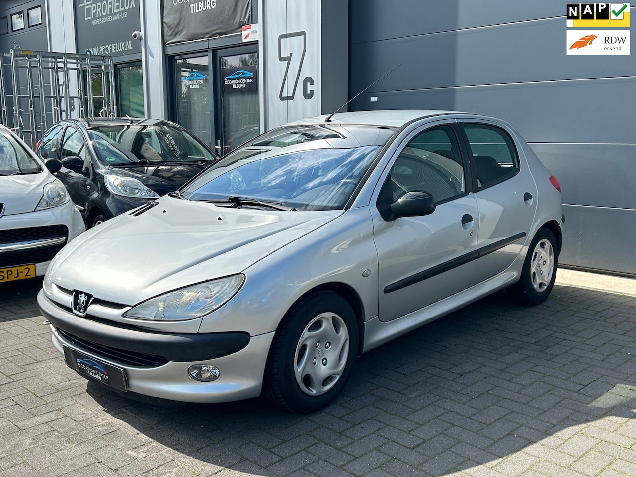 Peugeot 206 - 1.6 AUTOMAAT | AIRCO | ELEKTR PAKKET | APK 08-26 | NAP | - AutoWereld.nl