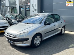 Peugeot 206 - 1.6 AUTOMAAT | AIRCO | ELEKTR PAKKET | APK 08-26 | NAP |