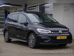 Volkswagen Touran - 1.5 TSI R-line 7p Trekhaak Panoramadak Carplay