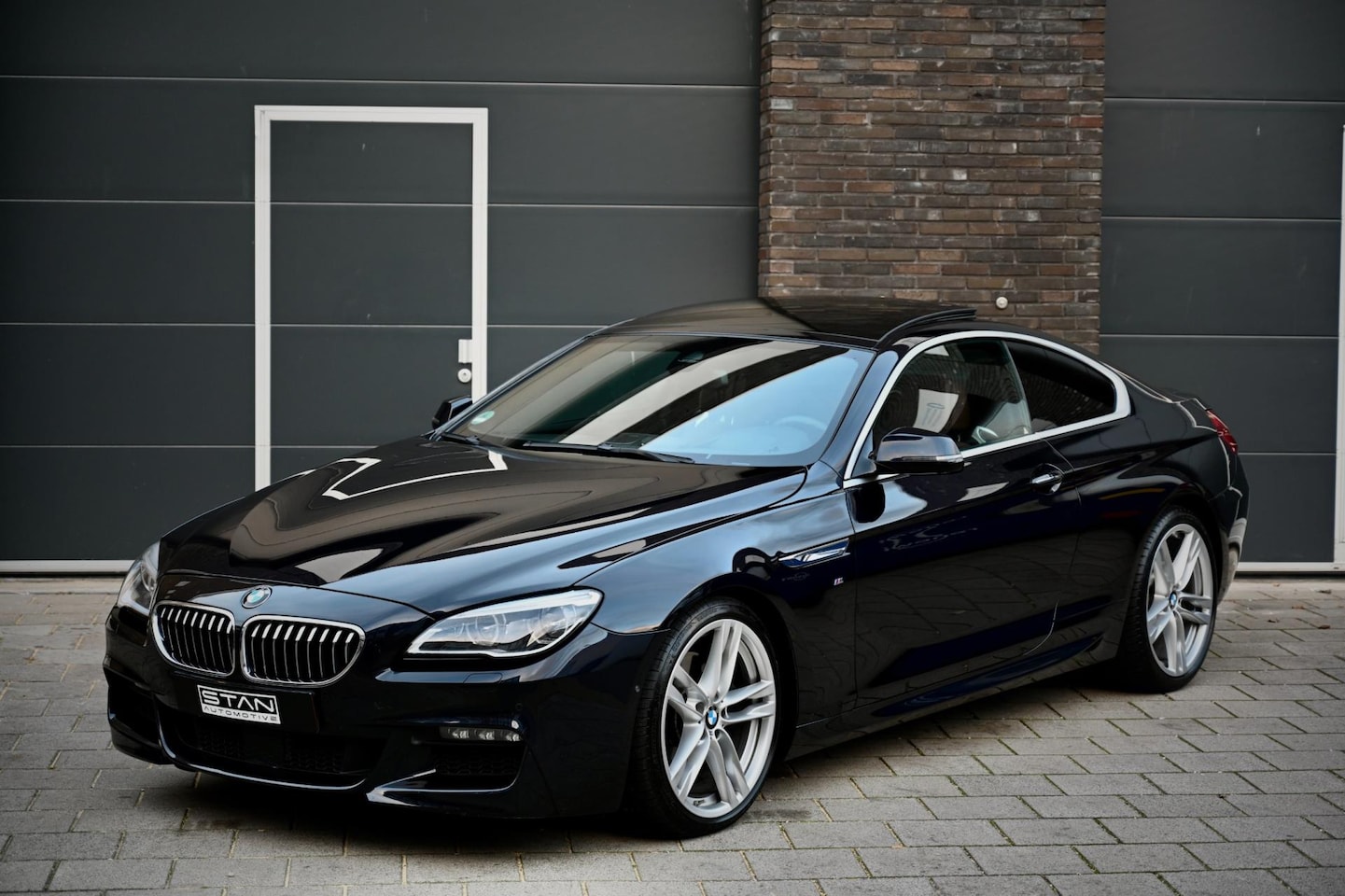 BMW 6-serie - 640i | M-PAKKET | VOL OPTIES | CARBON SCHWARZ | 2E EIGENAAR | PANO, ACC, HUD, ADAPTIVE DRI - AutoWereld.nl