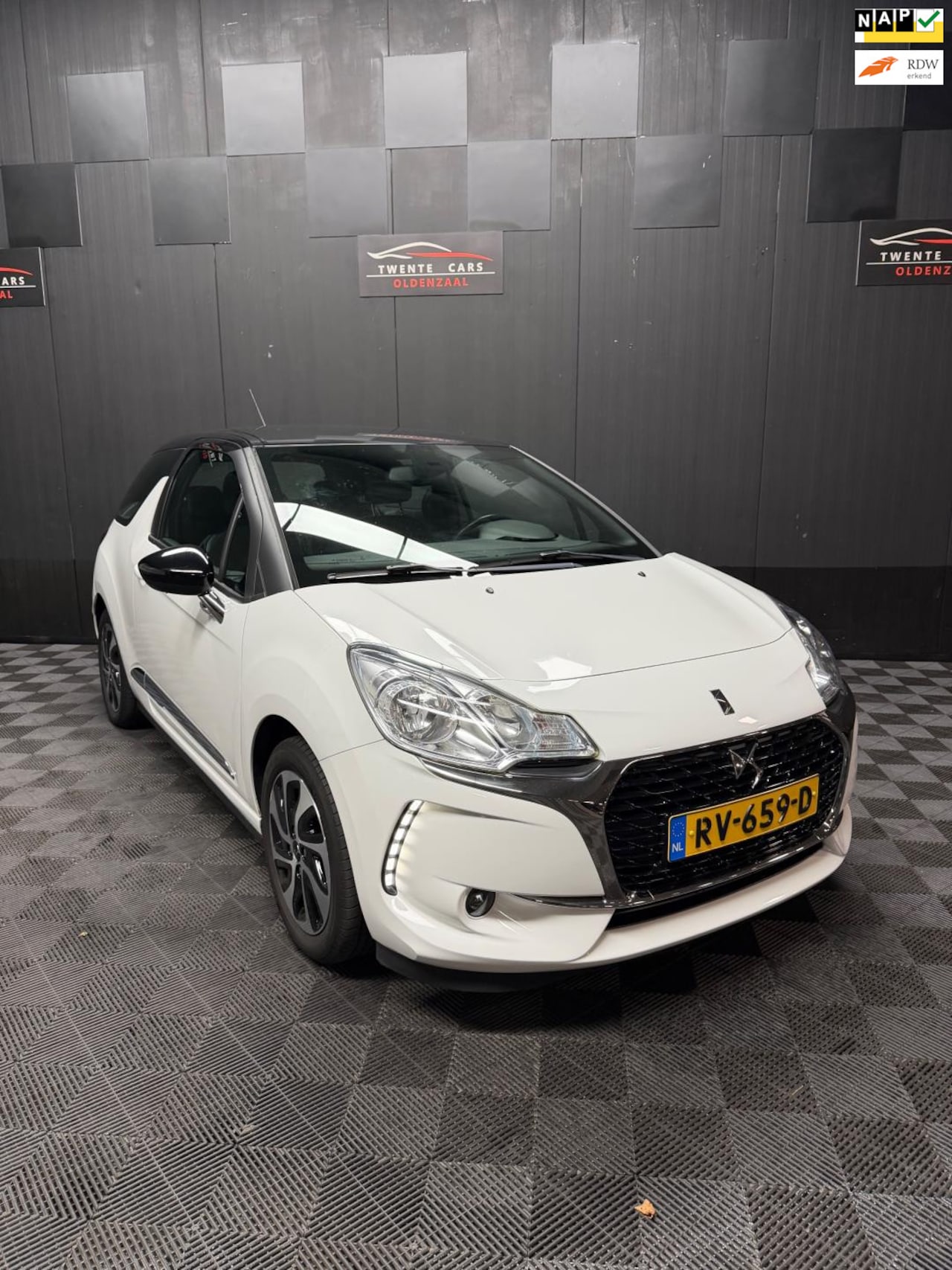 DS 3 - 1.2 PureTech So Chic | Navi | Clima | Cruise | - AutoWereld.nl