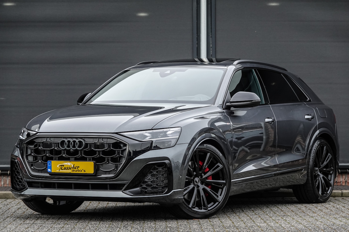 Audi Q8 - 60TFSI-e 490Pk Aut. | S-Line | vierwielbesturing | Head-Up | Luchtvering | 23'' - AutoWereld.nl