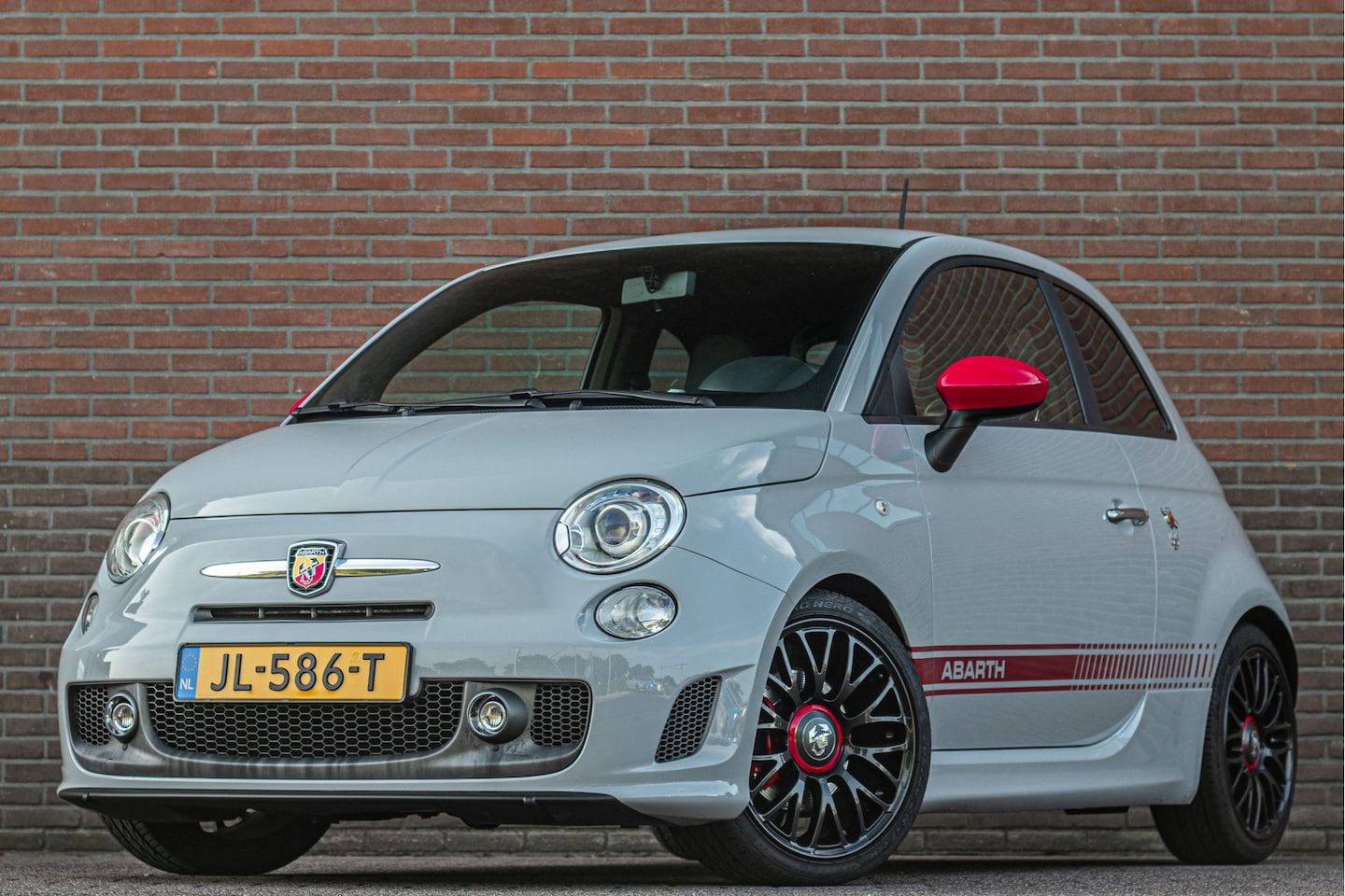 Fiat 500 Abarth - 1.4 T-Jet 160pk MTA Turismo, Interscope, Leder, PDC, Xenon, Brembo, Bluetooth, Climate con - AutoWereld.nl