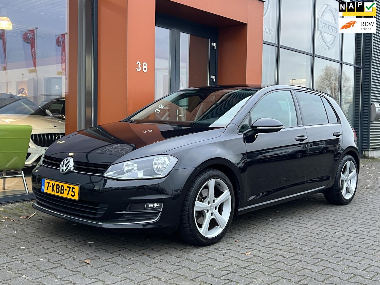 Volkswagen Golf - 1.2 TSI Highline|Cruise|AUX|Clima|6bak - AutoWereld.nl