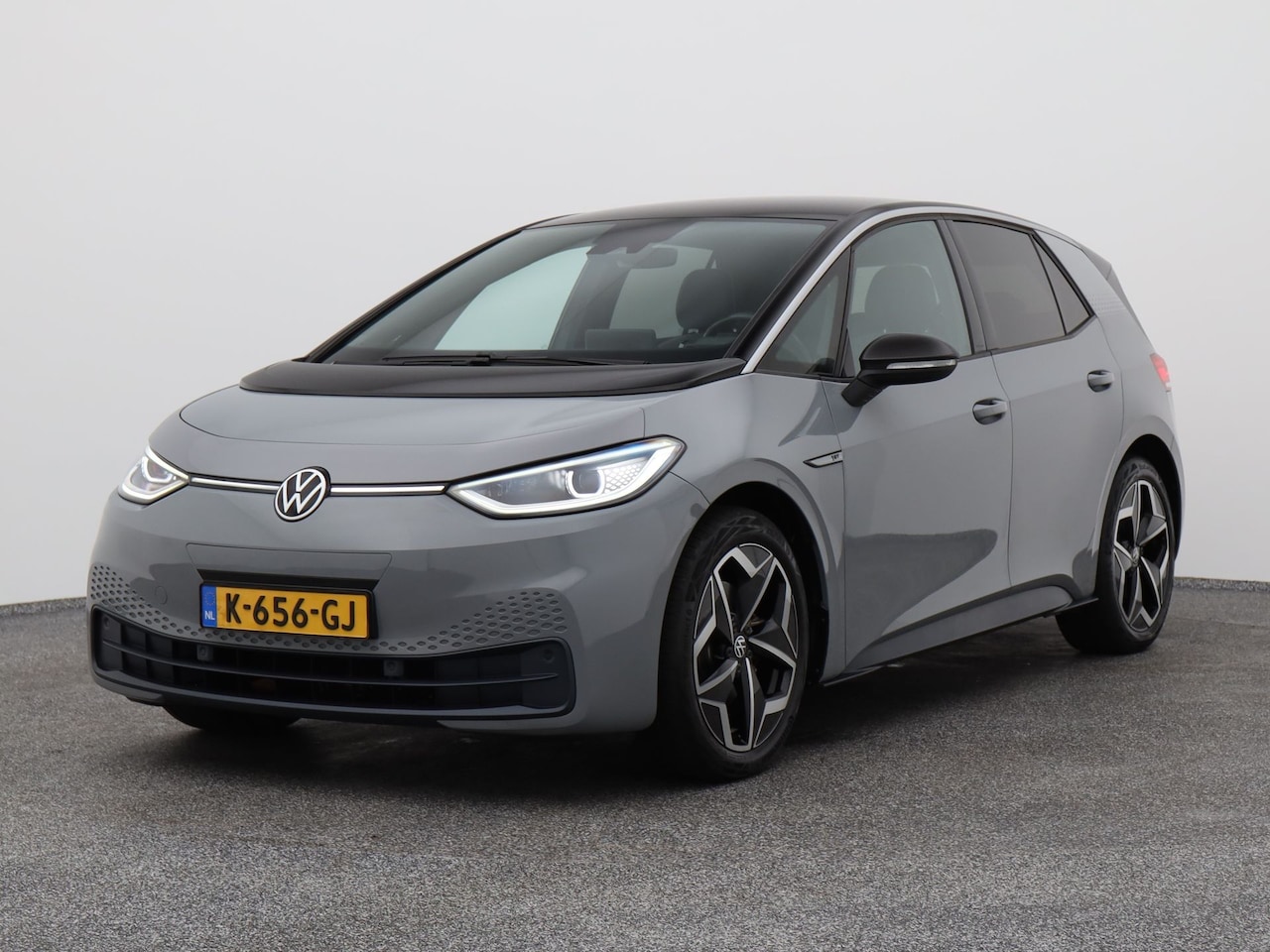 Volkswagen ID.3 - First Plus 58 kWh | CAMERA | ADAPTIVE | STOEL- EN STUURVERW. - AutoWereld.nl
