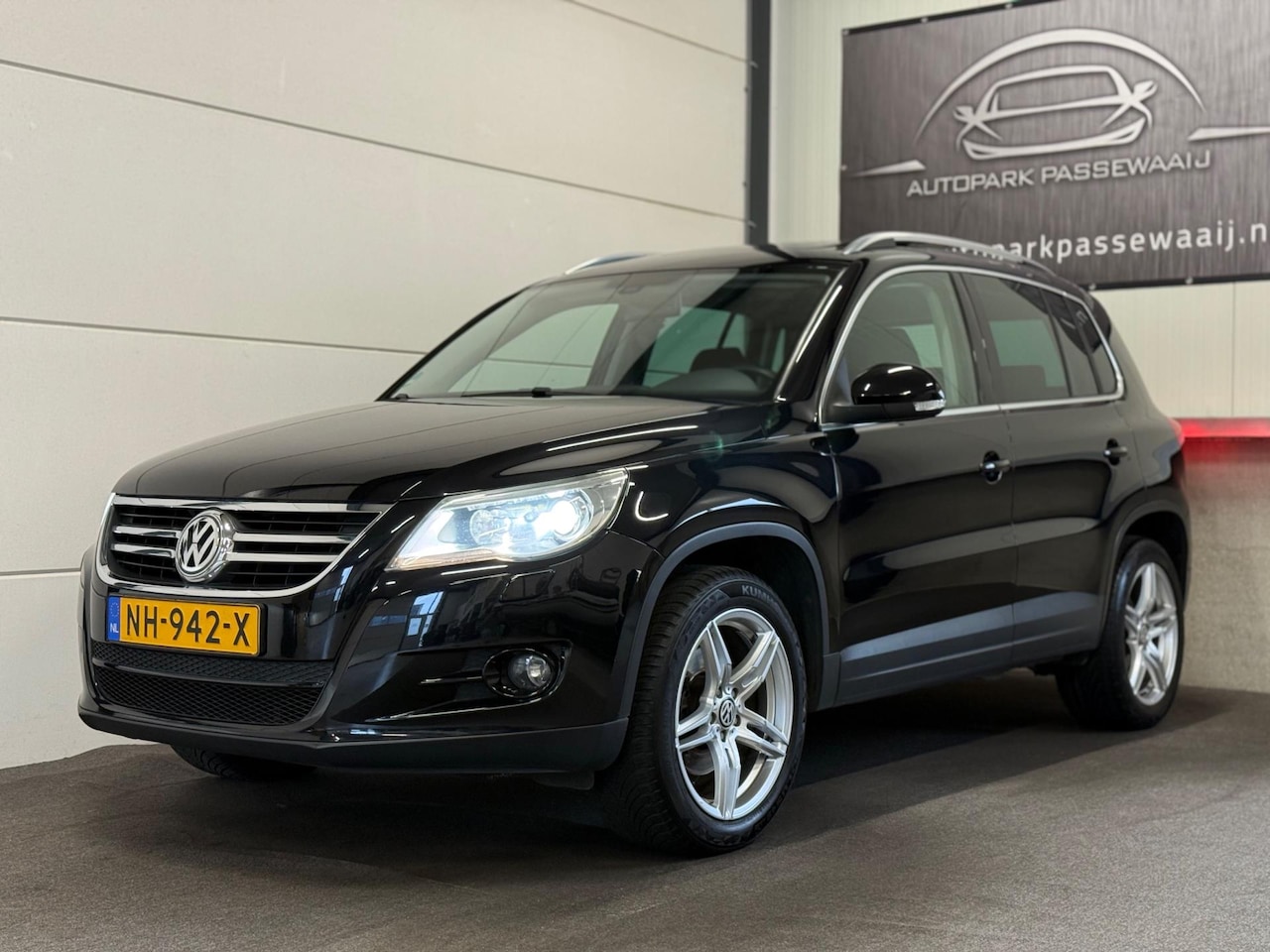 Volkswagen Tiguan - 1.4 TSI Sport&Style 4Motion Pano, Apple Carplay, Cruise Control, Stoelverwarming, Airco, T - AutoWereld.nl