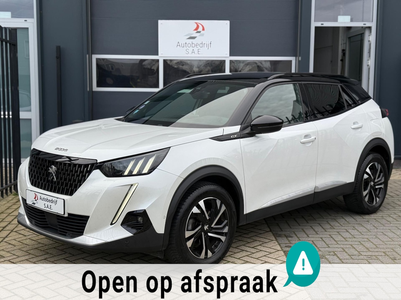 Peugeot 2008 - 1.2 PureTech GT CARPLAY TREKHAAK AUTOMAAT NAVI CRUISE ! - AutoWereld.nl