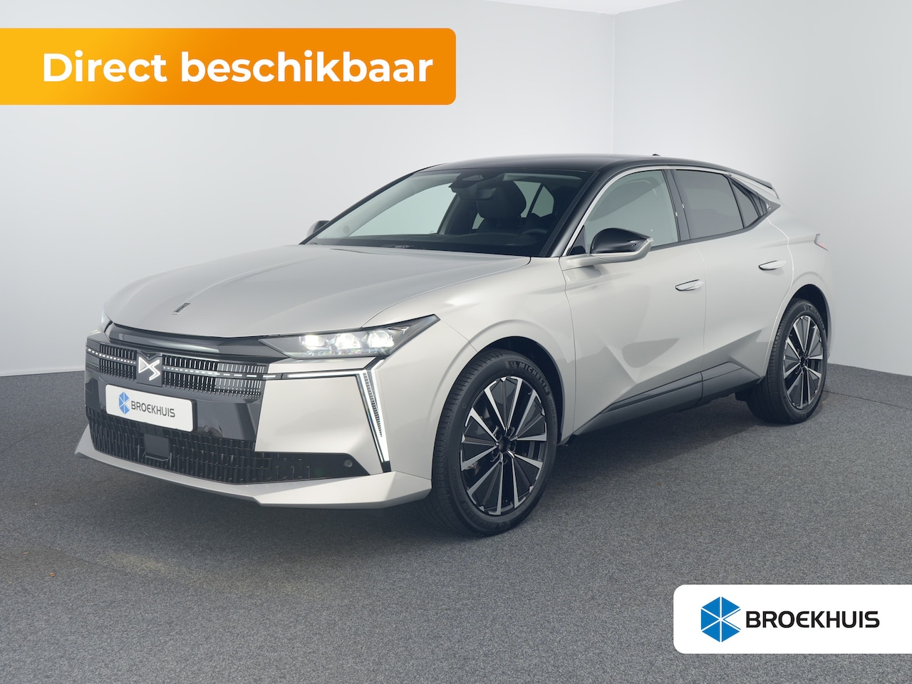 DS No 4 - Pallas - E-Tense | Achteruitrijcamera | Parkeersensoren vóór en achter | Rear traffic dete - AutoWereld.nl