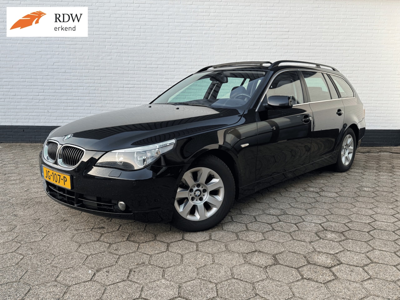 BMW 5-serie Touring - 525d Executive l AUTOMAAT l PANO l GOOD CONDITION - AutoWereld.nl
