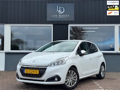 Peugeot 208 - 1.2 PureTech Allure / Navi / PDC
