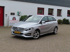 Mercedes-Benz B-klasse - B 180 122PK 7G-DCT Ambition/ Trekhaak/ Navigatie/ Parkeersensoren voor + achter/ Origineel