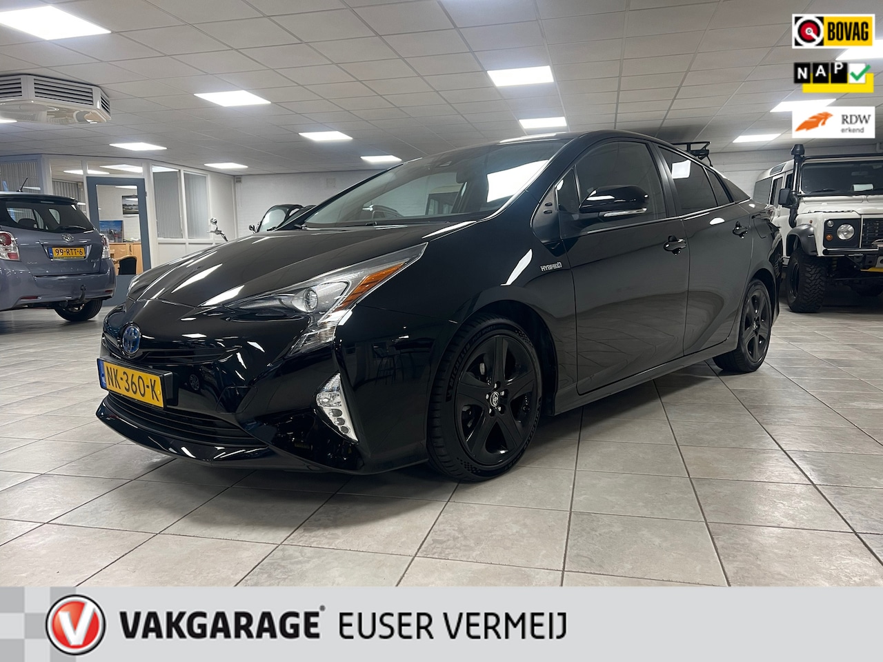 Toyota Prius - 1.8 First Edition Dealer onderhouden. Navigatie, Climate controle, Achteruitrijcamera. - AutoWereld.nl
