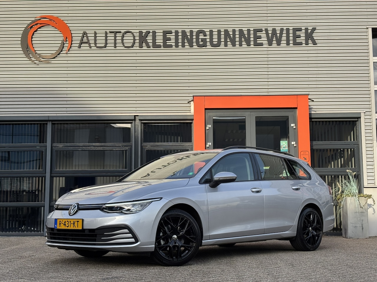 Volkswagen Golf Variant - 1.0 TSI Life / NL-Auto / Navi / Applecarplay/AndroidAuto / 19 inch Velgen / Lederen Bekled - AutoWereld.nl
