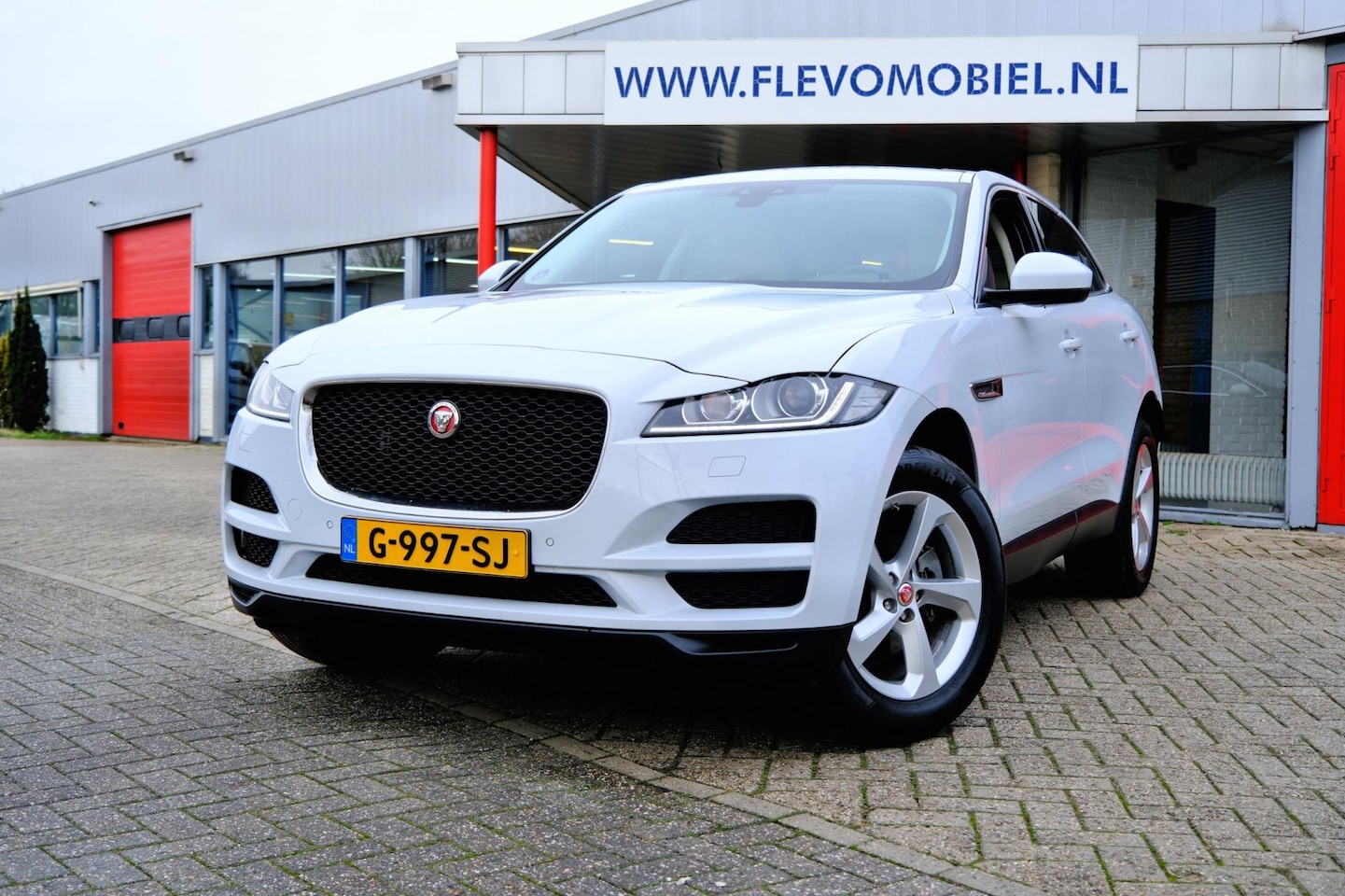 Jaguar F-Pace - 2.0t AWD 250pk Premium Edition Aut. Pano|Leder|Cam|Apple CarPlay|APK tot 06-10-2027! - AutoWereld.nl
