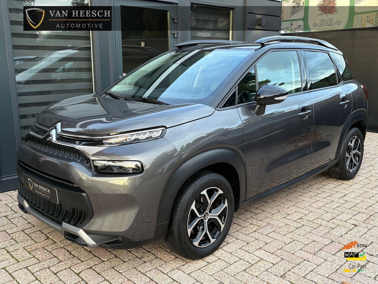 Citroën C3 Aircross - 1.2 PureTech Shine | Automaat Panoramadak Navi - AutoWereld.nl