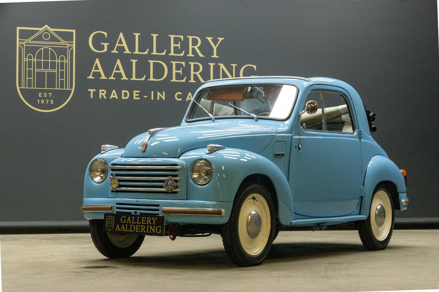 Fiat 500 C - Topolino "The convertible C" A modest restoration in which the bodywork has been repainted - AutoWereld.nl