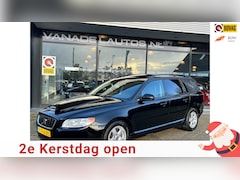 Volvo V70 - 2.5T Summum Aut. Schuif-Kanteldak Leer Clima Park.Sens Cruise Trekhaak Dealeronderhouden