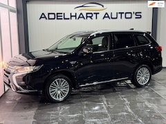 Mitsubishi Outlander - 2.4 PHEV 4 WD Automaat / Navigatie Apple CarPlay / Camera / Cruise control / etc