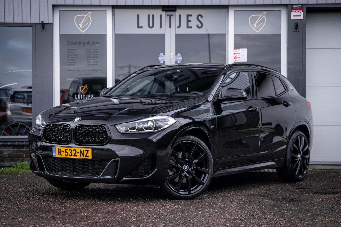 BMW X2 - XDrive20i 178pk M-Sport I Blackpack I Trekhaak I 20'' I HuD I Camera I Sportstoelen - AutoWereld.nl