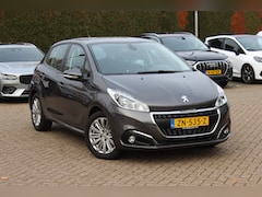 Peugeot 208 - 1.2 PureTech Signature 64.665 km / Nieuwe distr.rirem / Navigatie / Parkeerhulp achter / 1