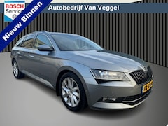 Skoda Superb Combi - 1.6 TDI Style Business trekhaak, navi, cruise, memory stoel