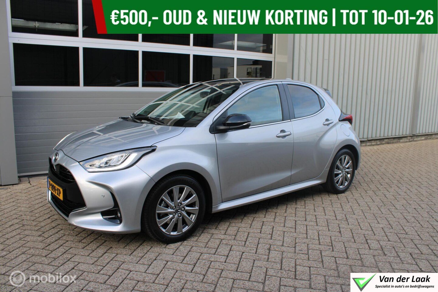 Toyota Yaris - Hybrid 1.5 Select | Panoramadak | Half Leer | Full Led | Apple Carplay | Head-up display. - AutoWereld.nl