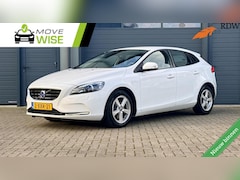 Volvo V40 - T2 - 120pk Momentum | 121.000 km | Trekhaak Afnb. | Stoelverwarming | 1e eigenaar | Xenon