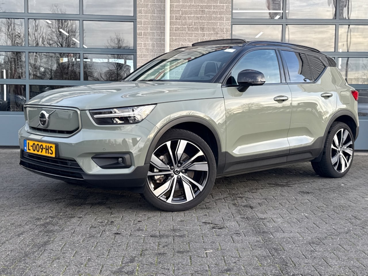 Volvo XC40 - Recharge P8 AWD R-Design|PANORAMADAK|HARMAN\KARDON|408PK| - AutoWereld.nl