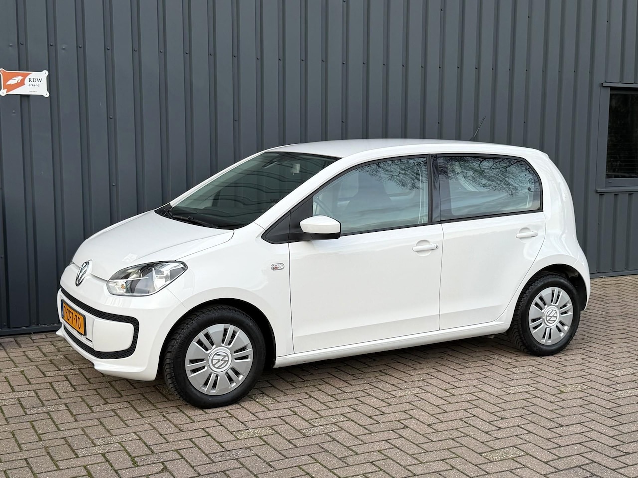 Volkswagen Up! - 1.0 move up! BlueMotion NAVIGATIE!/NAP!/NL AUTO!/ - AutoWereld.nl